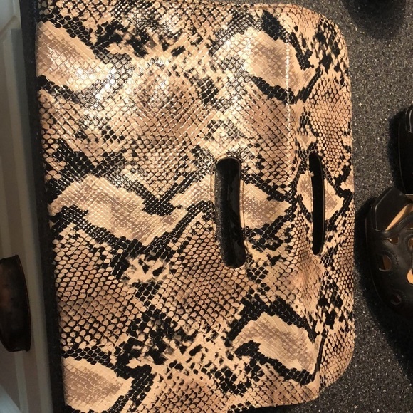 Snakeskin NineWest Clutch Purse/Bag - Picture 5 of 6